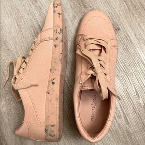 Monroe Sneaker Treasure and Bond pink size 8.5